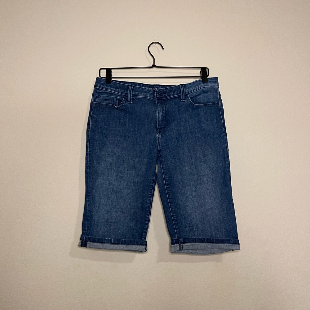 🍂 Banana Republic Trouser Style Bermuda Shorts